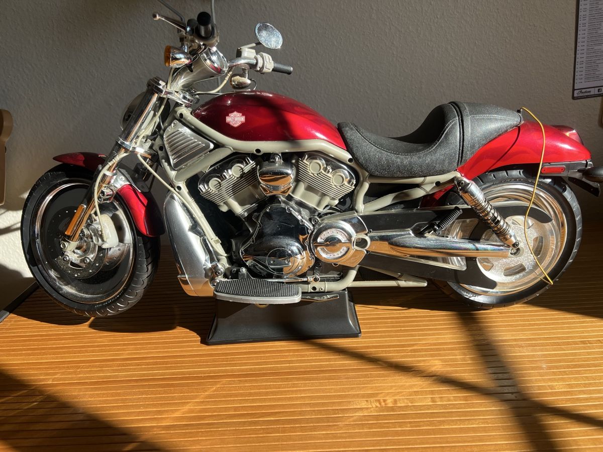 Kit di modellismo & Modellini statici: Harley Davidson Vrod RC – Nuovo (secondo la descrizione) da Immensee venduto da Mdin 3