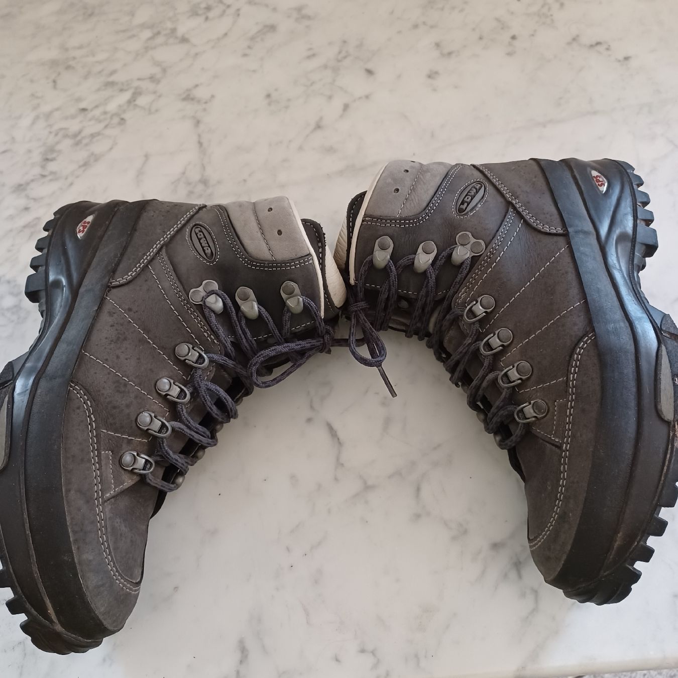 Lowa Scarpe da uomo: Wanderschuhe Lowa Gr. 39.5 – Usato da Waldkirch venduto da Fantasia-101 1