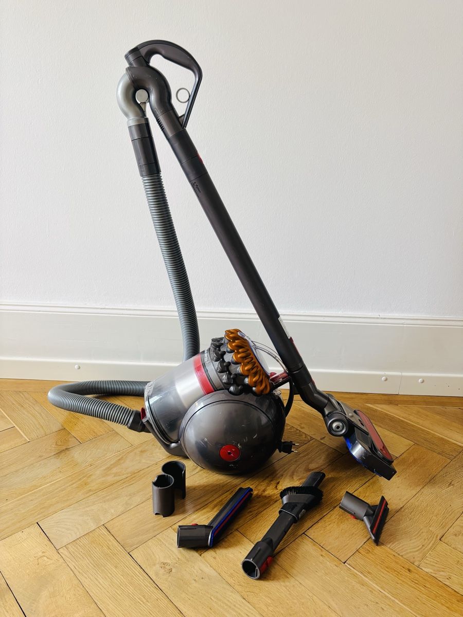 Dyson Staubsauger & Zubehör: Dyson Big Ball Allergy 2 – Gebraucht aus Bern von MeDominic