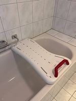 Badewannenbrett mit Haltegriff, verstellbar