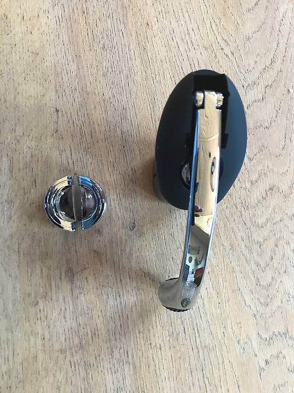 Apribottiglie & Tappi per chiusura: Tire Bouchon à levier coupe capsule design – Usato da Le Sentier venduto da omn_85j8 2