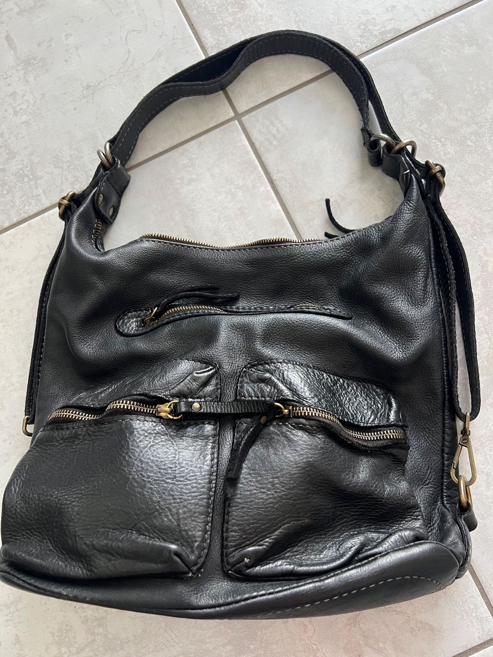Zaini: Leder Tasche und oder Rucksack Schwarz – Usato da Schmerikon venduto da Speedy053