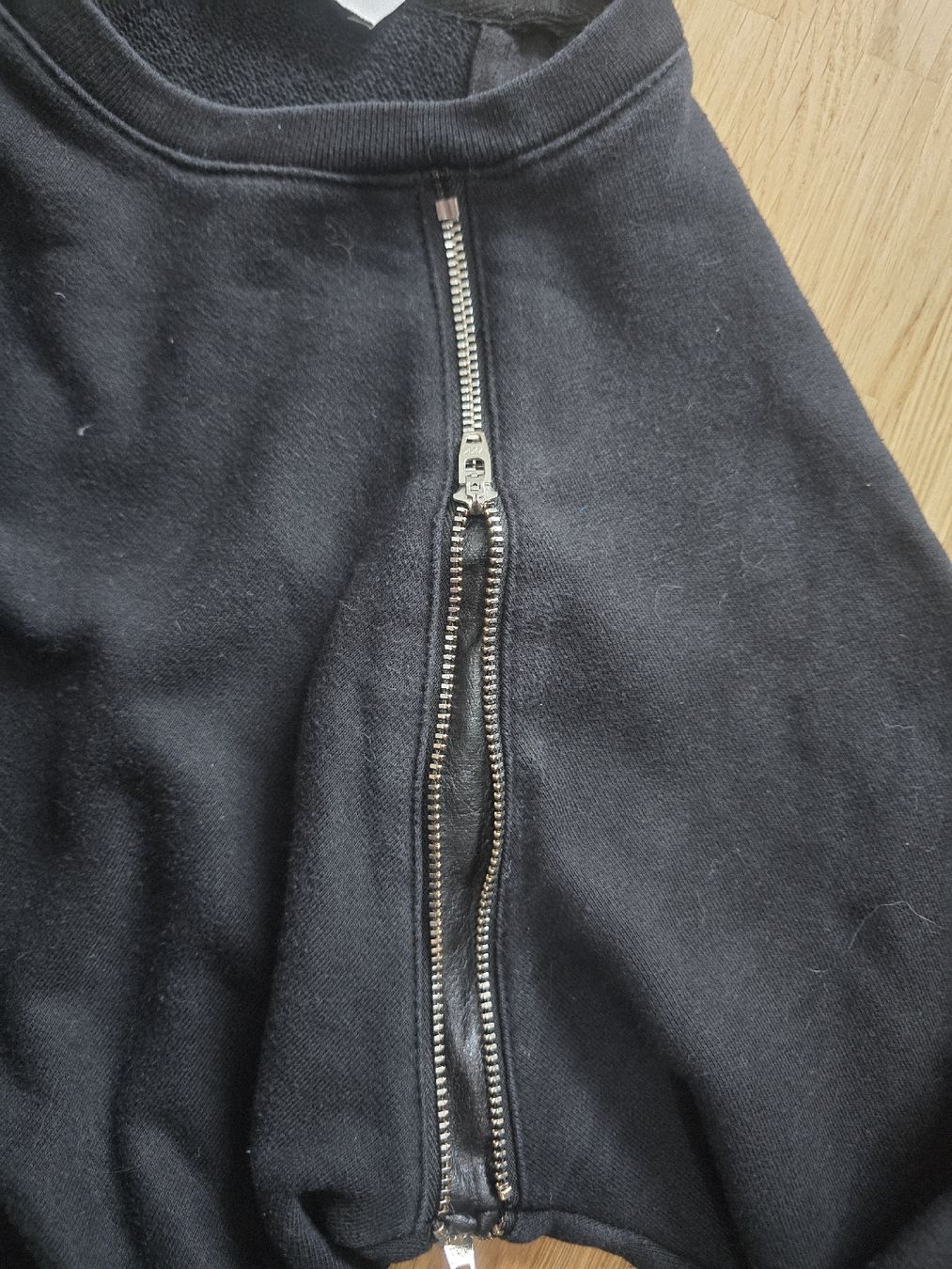 Sandro Pullover & Sweatshirts: Pull Sandro noir - Taille M - Top pour l'hiver – Gebraucht aus Mont-sur-Lausanne von Didinho 2