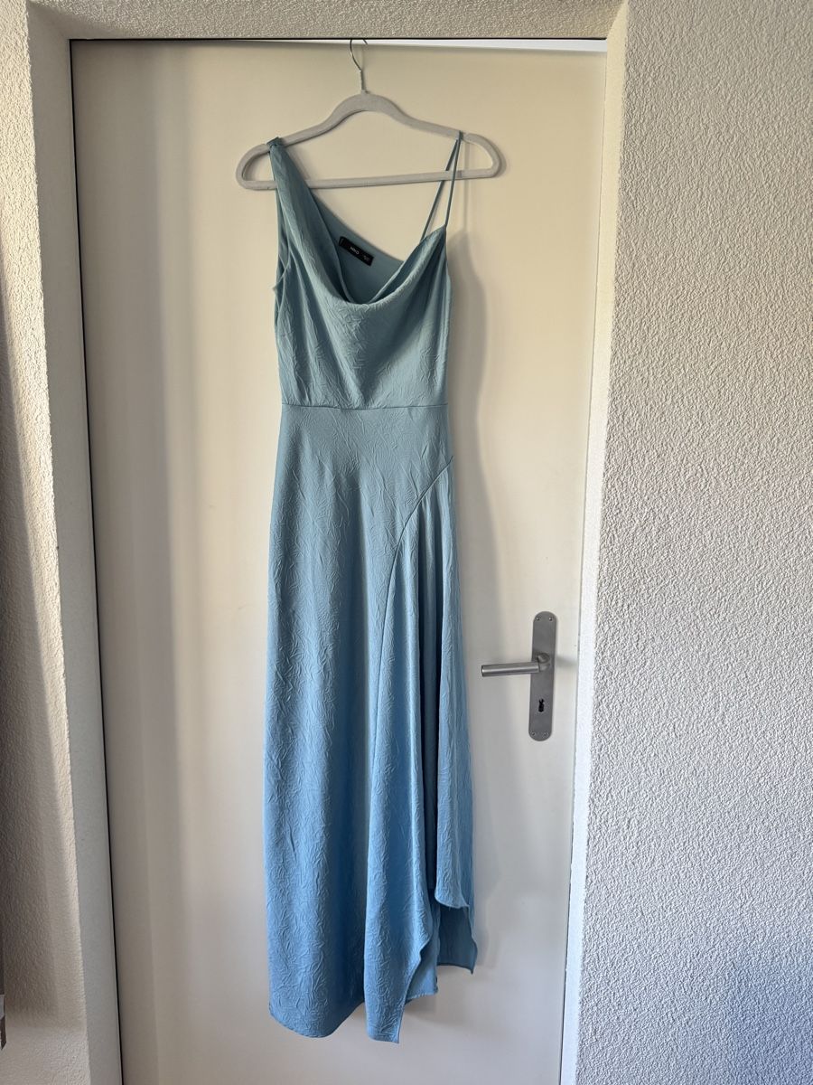 Mango Vestiti: Kleid Mango blau asymmetrisch lang – Nuovo (secondo la descrizione) da Wabern venduto da Viktoria_bern