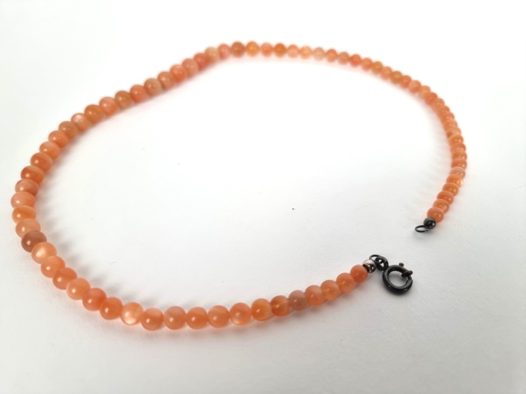 Catenine: Mondsteinkette orange – Usato da Urtenen-Schönbühl venduto da Restwert_Schoenbuehl 1