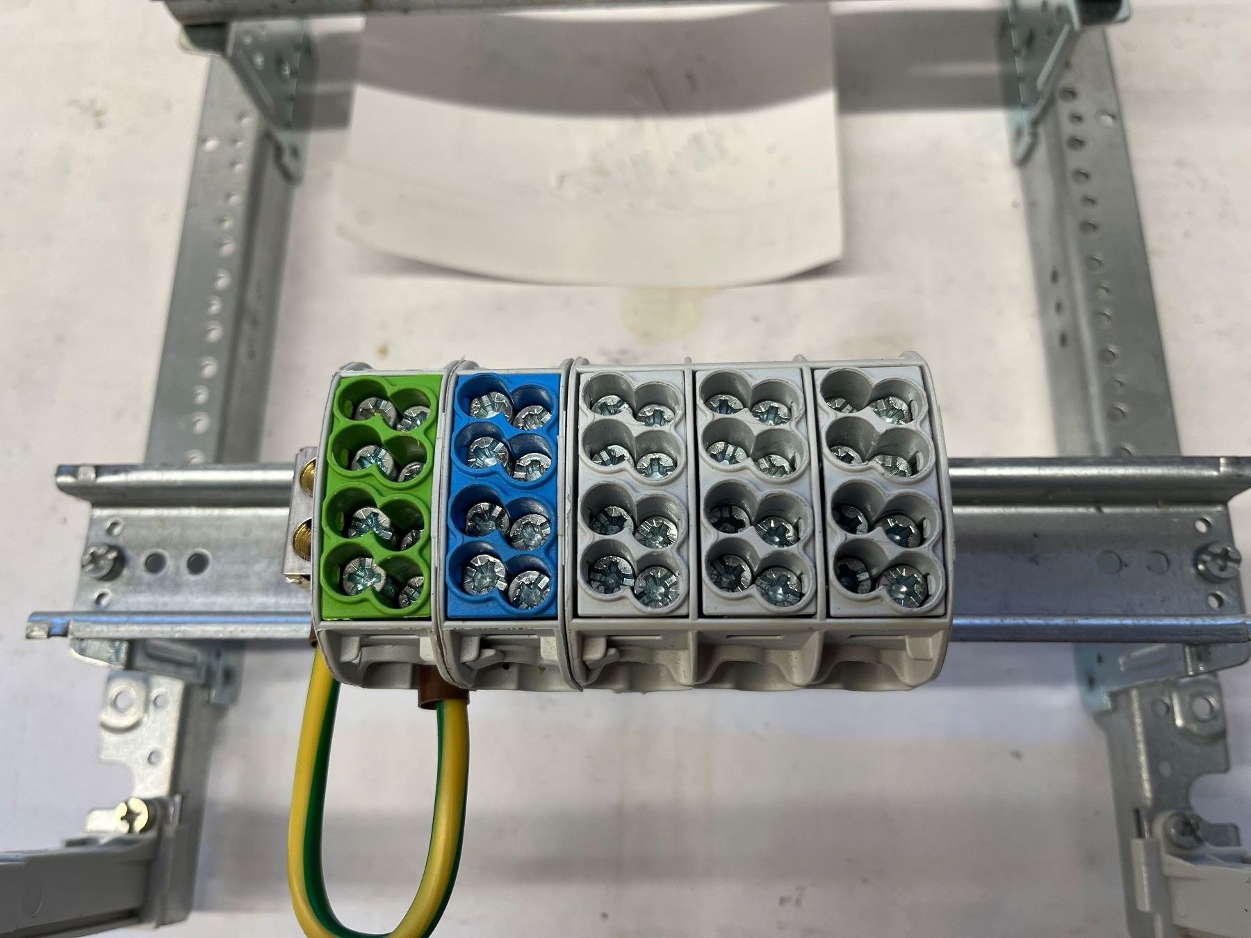 Hager Alimentazione elettrica: Klemmenblock 5x16 mm/2 – Usato da Küblis venduto da hypofacto 1