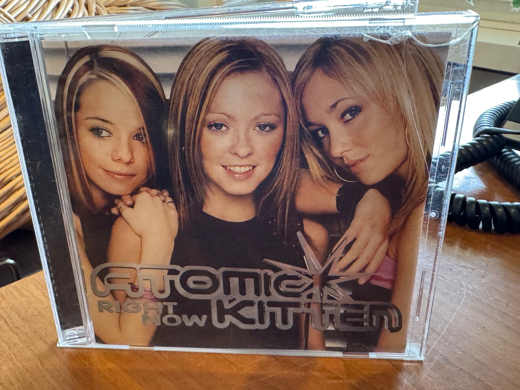 CD: Atomic Kitten - Right Now - HG42D+ – Usato da Küsnacht ZH venduto da swisssales.net