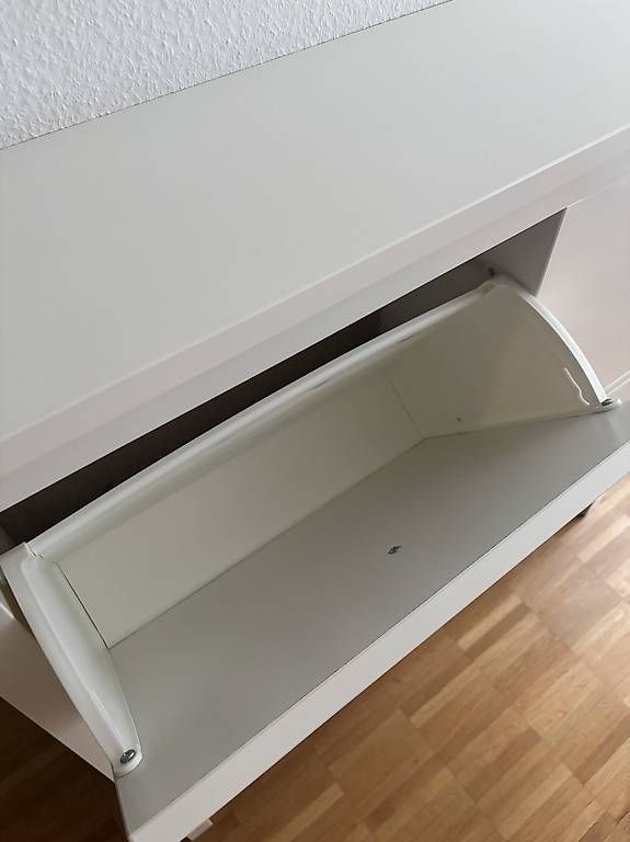 Guardaroba: WEISSER SCHUHSCHRANK MIT GARDEROBE  – Usato da Wetzikon ZH venduto da nad_rv68 2