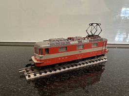 SBB E-Lok Re 4/4 II 11112 "Swiss Express" in Spur N (1:160).