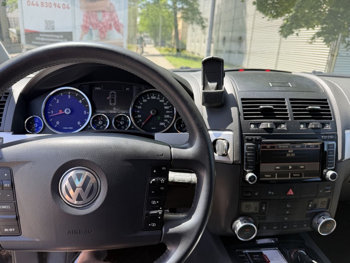 VW Automobili: VW Touareg 3.0Tdi 240Ps – Usato da Dübendorf venduto da Luis-330 3