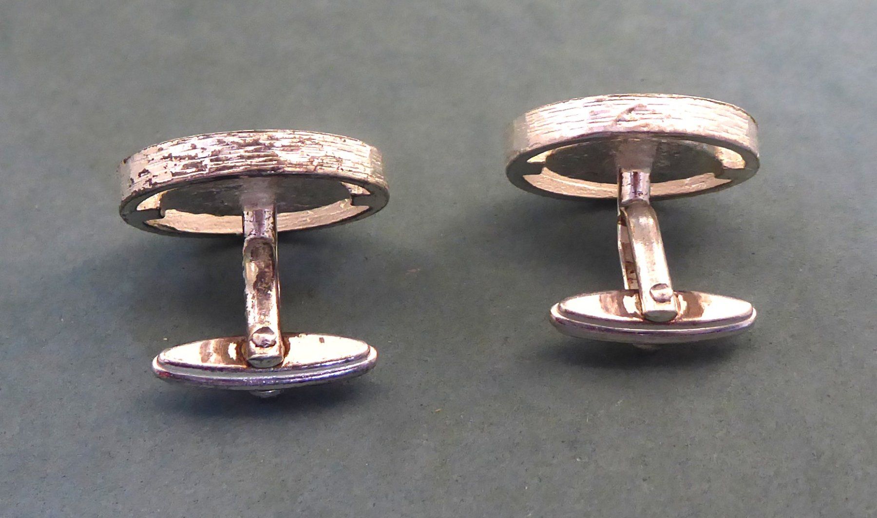 Manschettenknöpfe: Manschetten Knöpfe, METALL VERSILBERT – Gebraucht aus Muri AG von silvermouse007 1