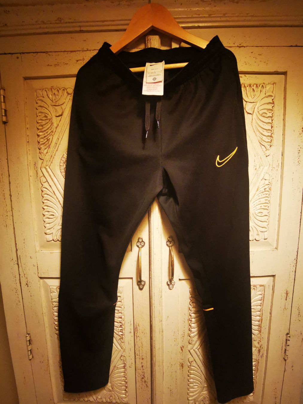 Nike Pantaloni: Training Nike – Usato da Genève venduto da rescateCH 2