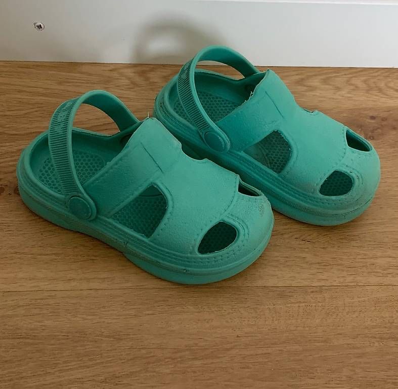 Scarpe per ragazzi: Kindersandalen Gr. 25 – Usato da Günsberg venduto da AlphaCharlieBravo