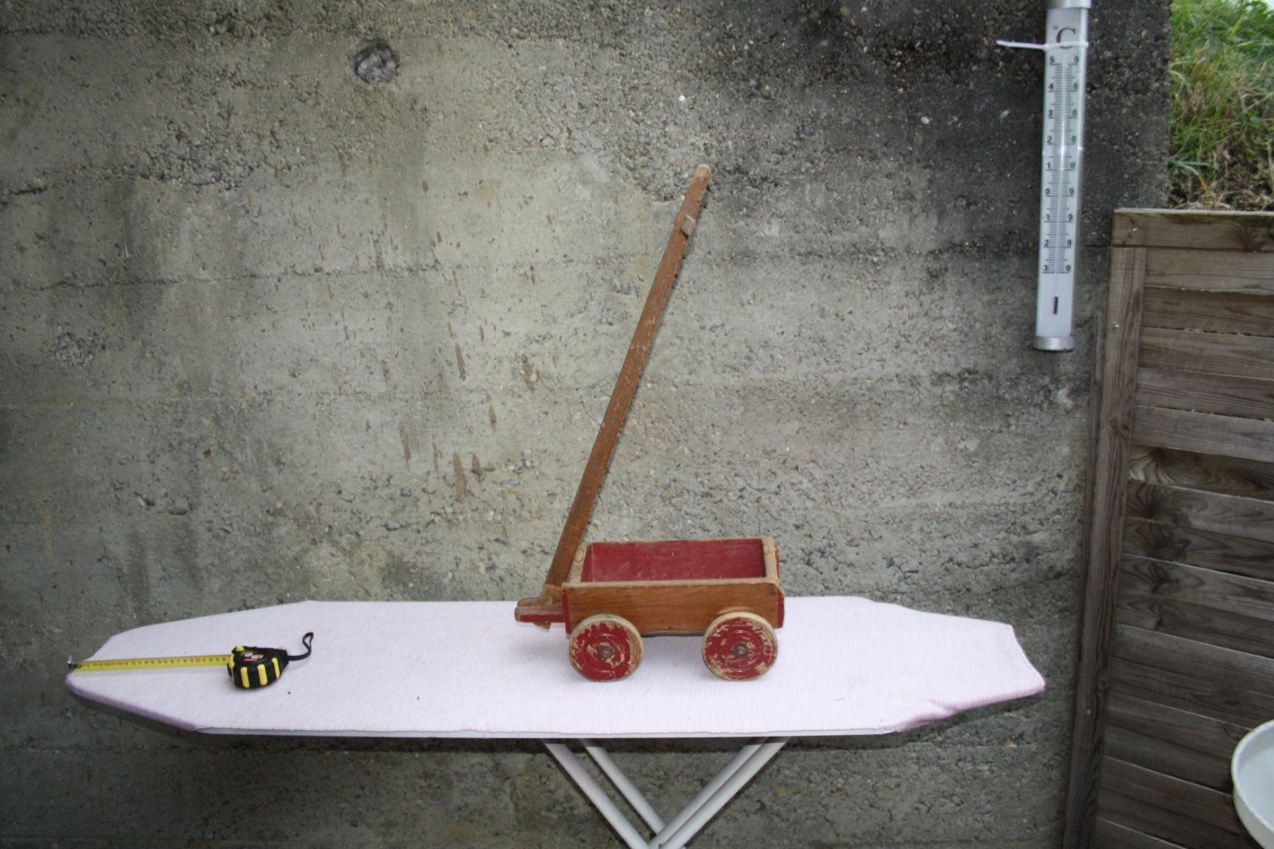 Fahrzeuge für Kinder: VINTAGE HOLZ BOLLERWAGEN – Gebraucht aus Wauwil von Pneuedy