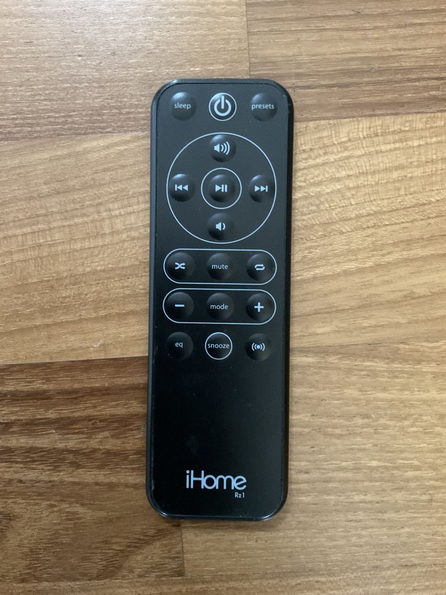 Wecker: iHome iP90 Radiowecker & Dock – Gebraucht aus Marly von St._Benny_John 2
