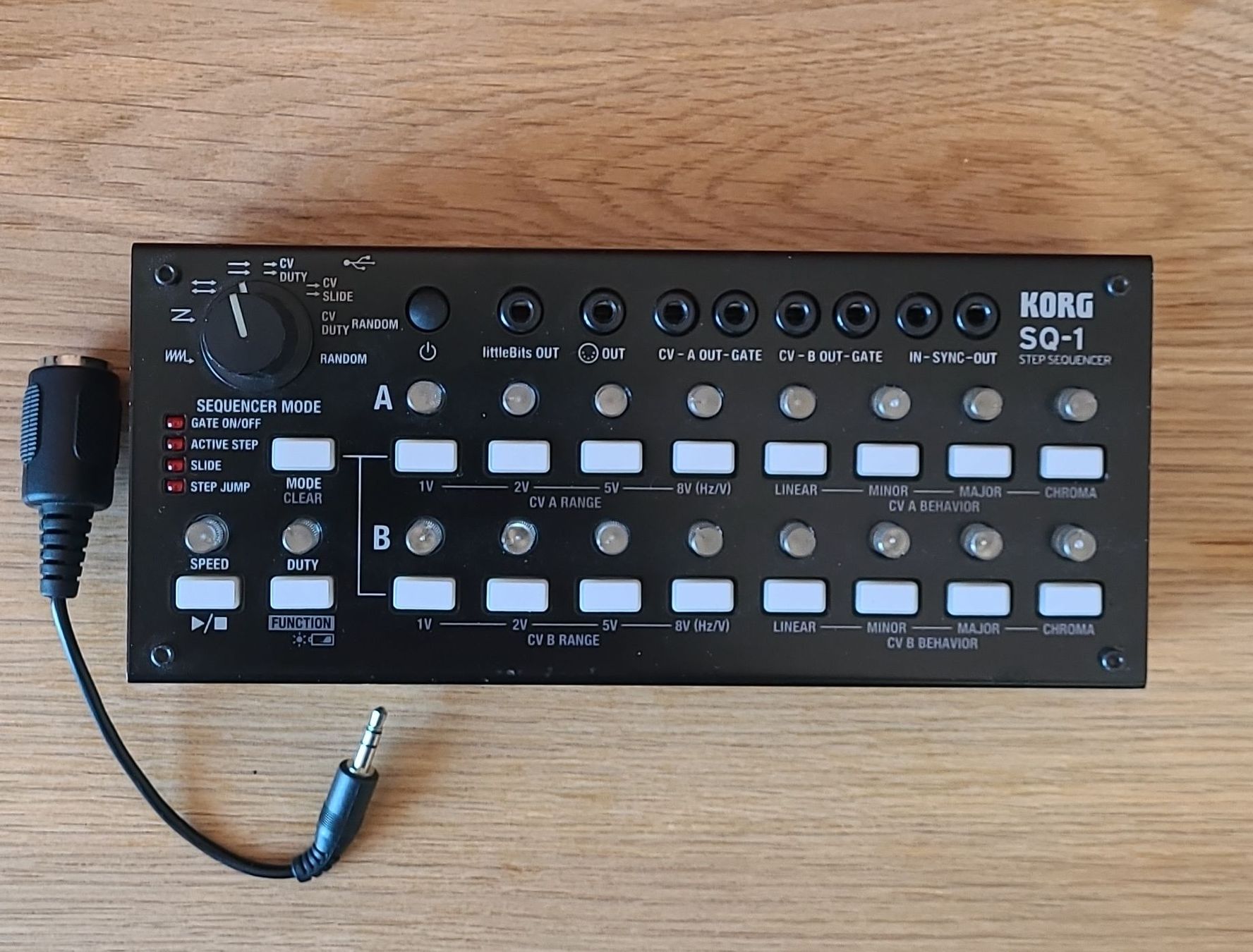 Korg Instruments de musique: KORG SQ-1 Séquenceur, bon état – D'occasion à Fribourg par stick01