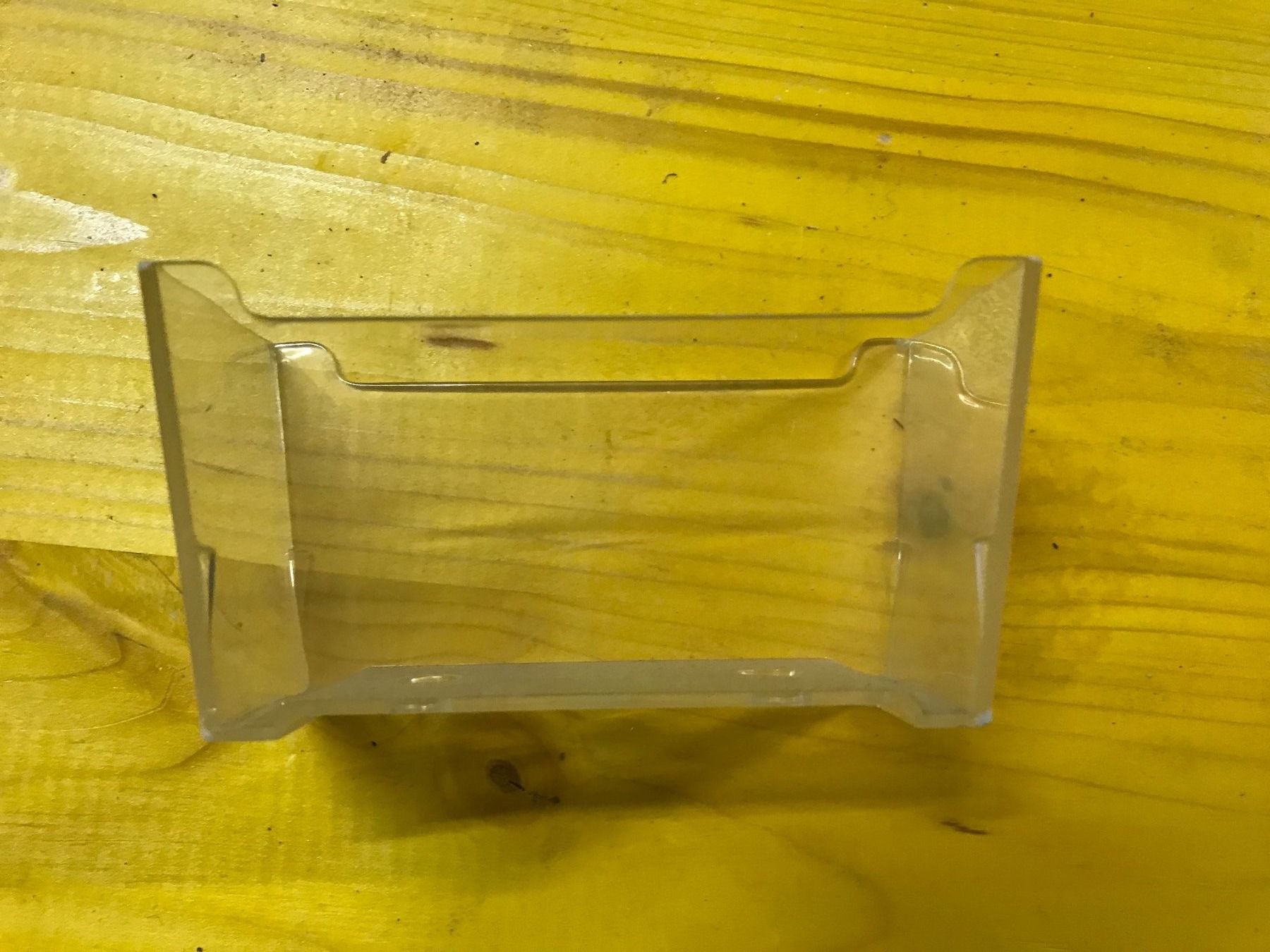 Supporti a parete: Bierdeckel Halter Kunstoff 28 Stück – Usato da Muttenz venduto da U41g
