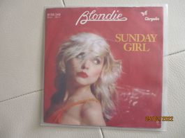 Blondie – Sunday Girl