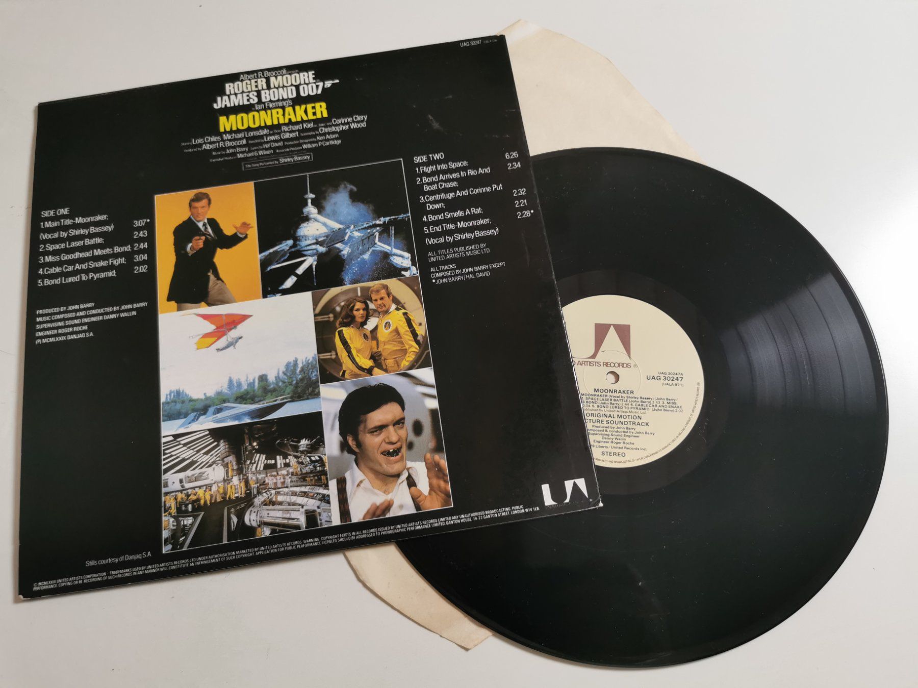 Schallplatten: MOONRAKER - ROGER MOORE JAMES BOND OO7 – Gebraucht aus Grafenried von House-of-Oldies 1