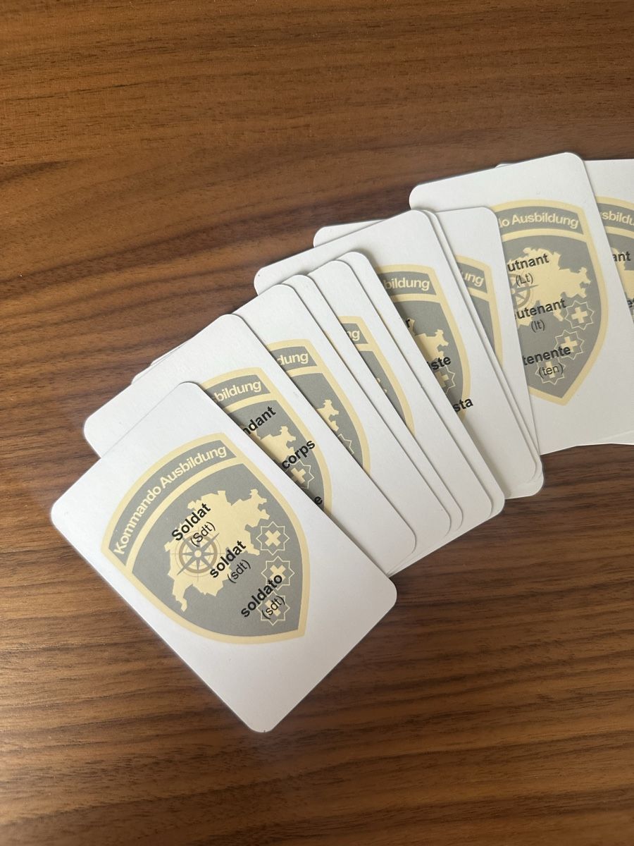 Giochi: Jeu de cartes grades militaire Suisse – Nuovo (secondo la descrizione) da Clarens venduto da Riviera_Friperie 1