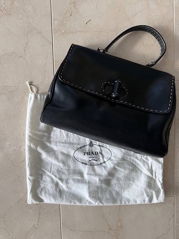 Prada Taschen für Damen: Borsa Prada – Gebraucht aus Viganello von Paulinegis