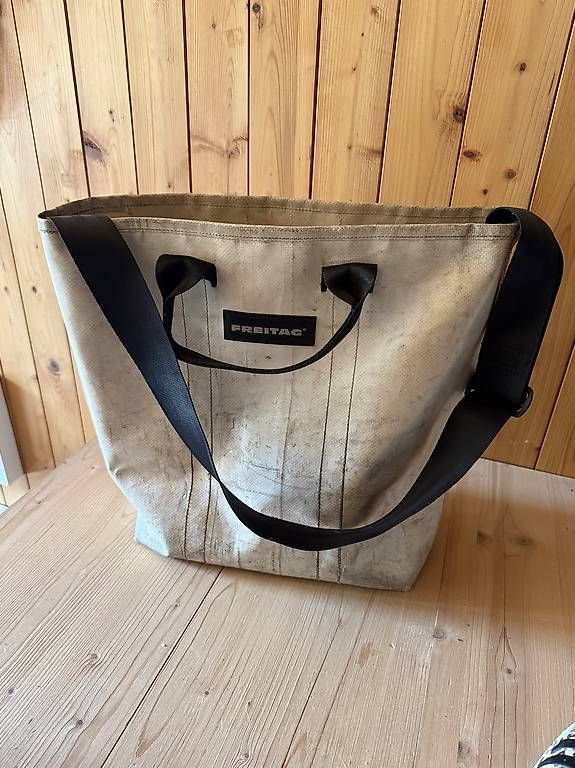 Borse: Freitag Shopper – Usato da Saas im Prättigau venduto da jasna118