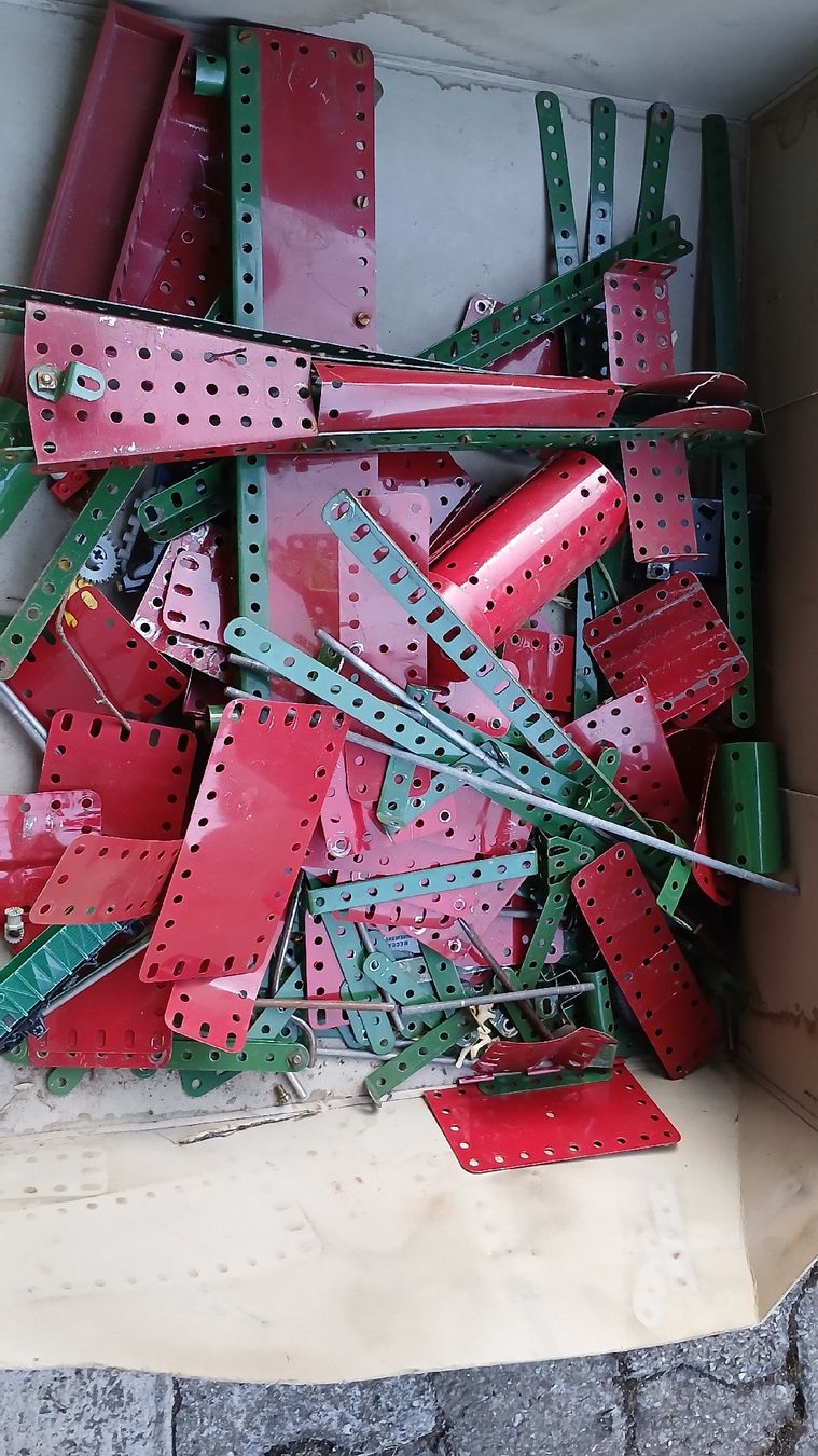 Meccano Spielzeuge: lot éléments mecano. – Gebraucht aus Le Locle von marouffle