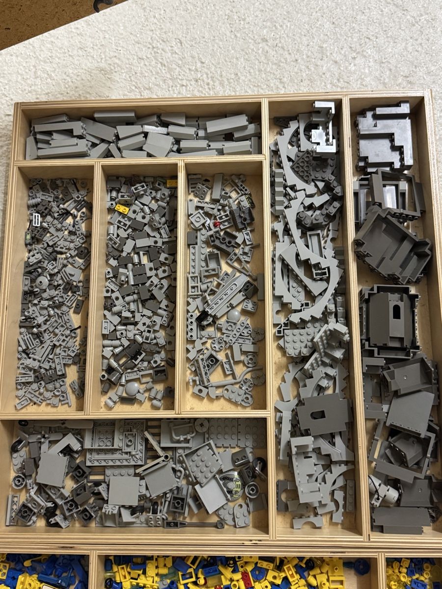 Lego Kit di costruzioni: Grosses Lego Konvolut nach Farben sortiert – Usato da Chur venduto da arxi 1