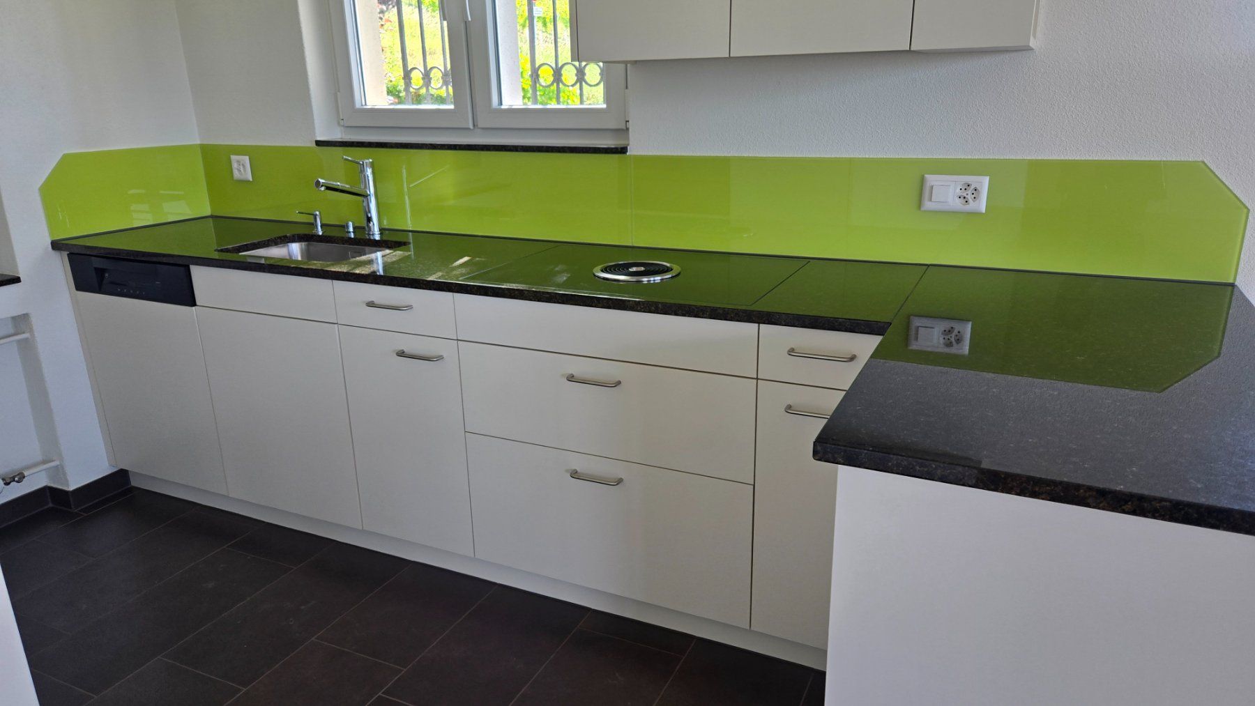 V-Zug Cucine complete: Einbauküche mit Geräte – Usato da Löhningen venduto da Racer78 3