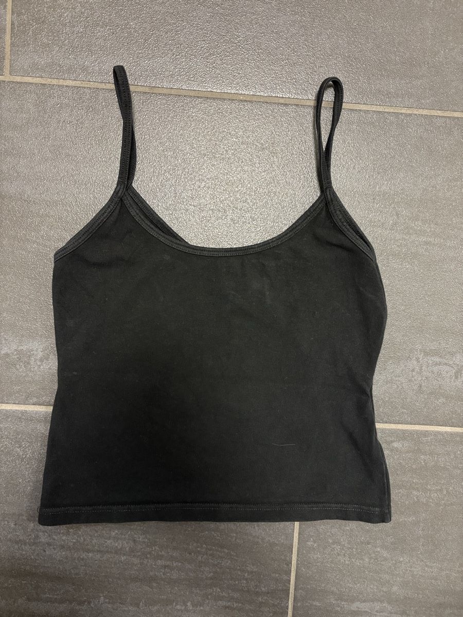 Brandy Melville Top: Brandy Melville Top mit BH – Usato da Rümlang venduto da svent 2