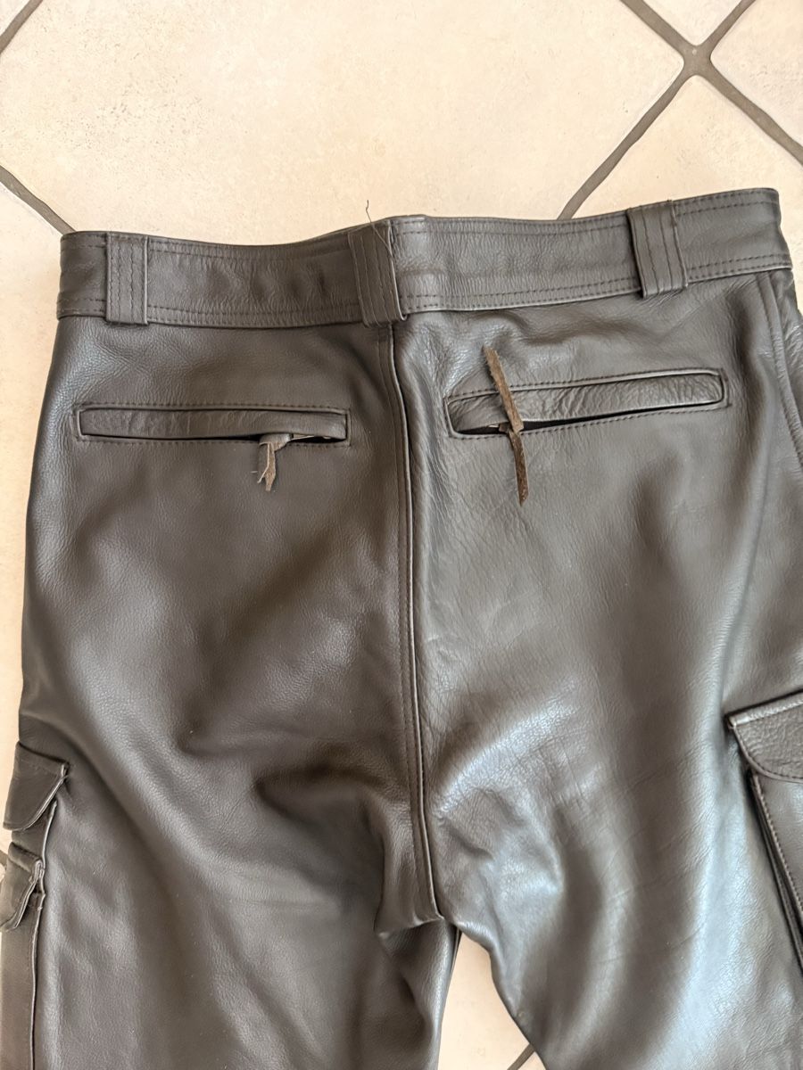 Pantaloni: Lederhosen Cargo Grösse 50  – Usato da volketswil venduto da visitor01 7