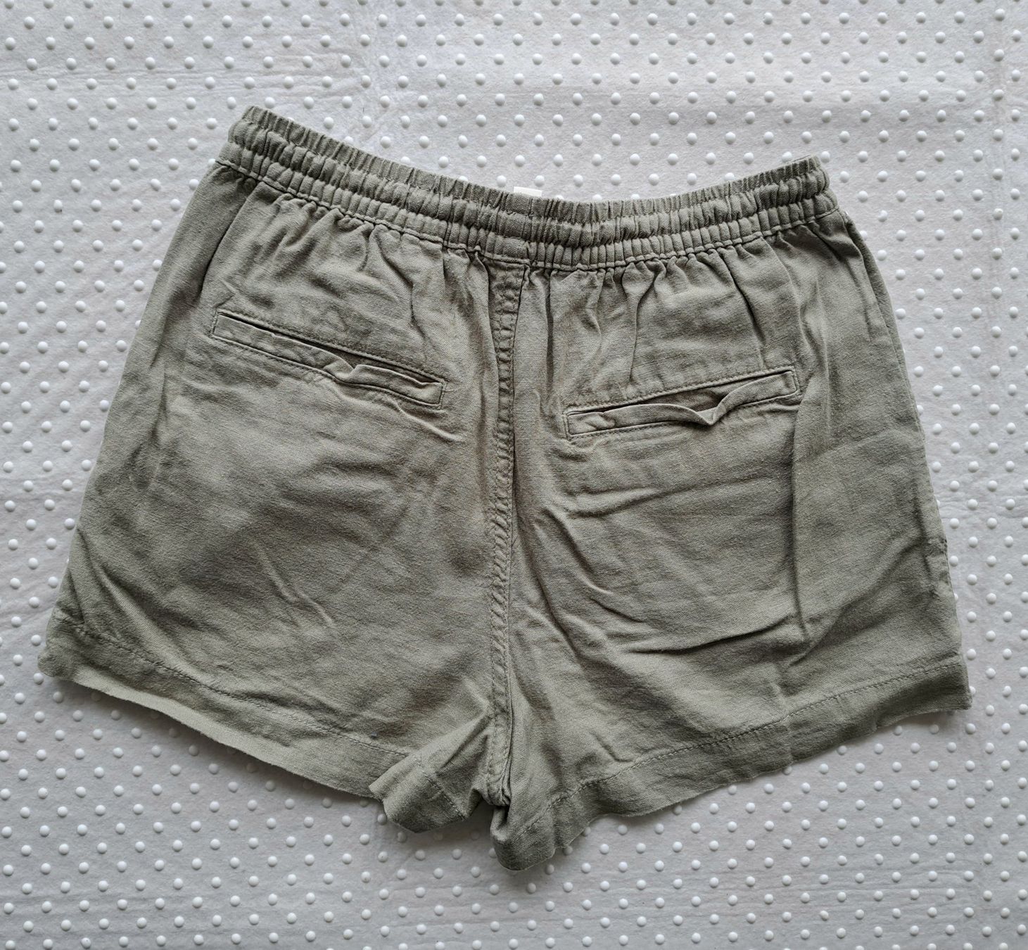 Hosen: Olive grüne Leinen-Shorts, Grösse XS – Gebraucht aus Gysenstein von joshuas81 1