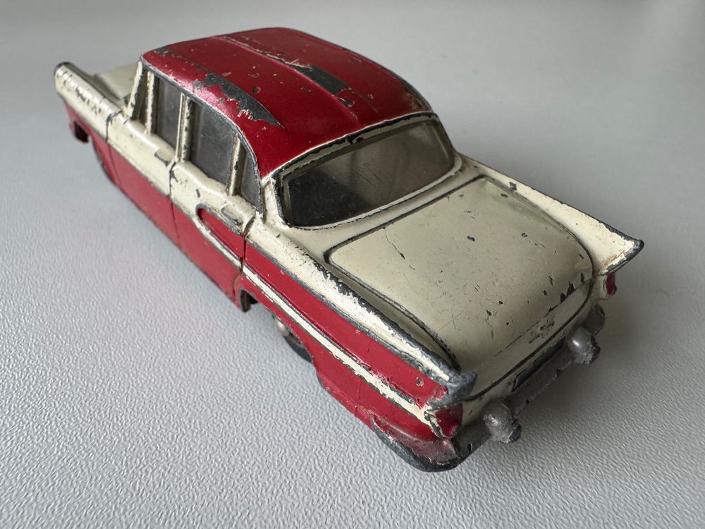 Dinky Toys F 24 K Simca vedette Chambord jamais joué en boîte 1/43