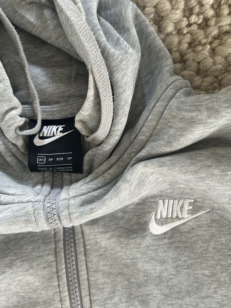 Nike Jacken: Nike Sweatjacke – Gebraucht aus Oberkirch LU von LuNeDa 1
