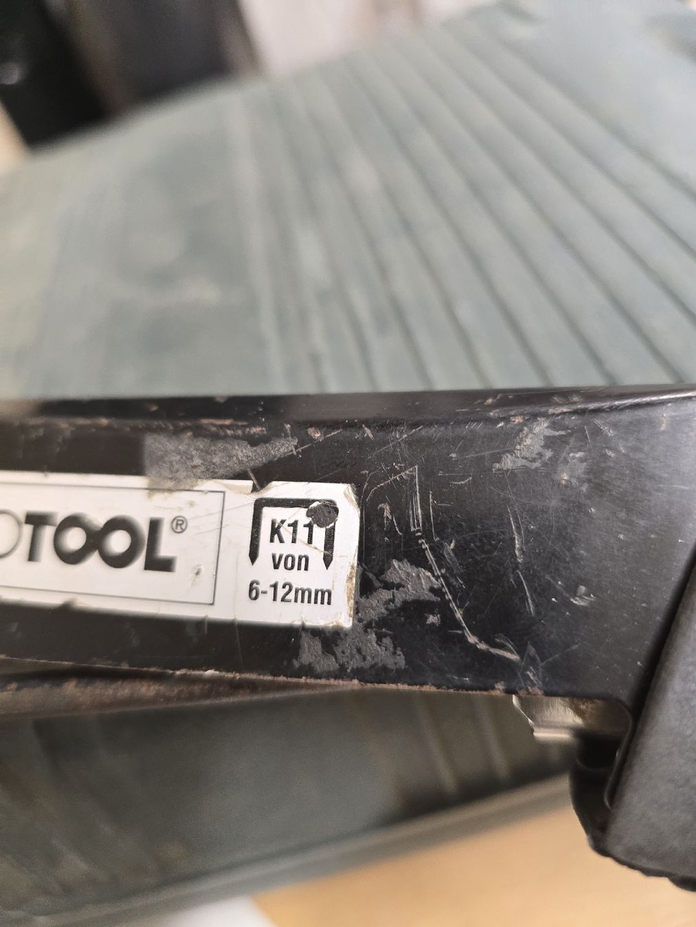 Tutti gli attrezzi: Revotool Hammertacker HT-10CSET (AL) – Usato da Rorschach venduto da TimelessTrading 1