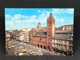 Basel / Bâle: Marktplatz mit Rathaus