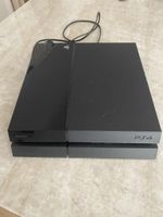 Console PlayStation 4 avec une manette et 1 jeu