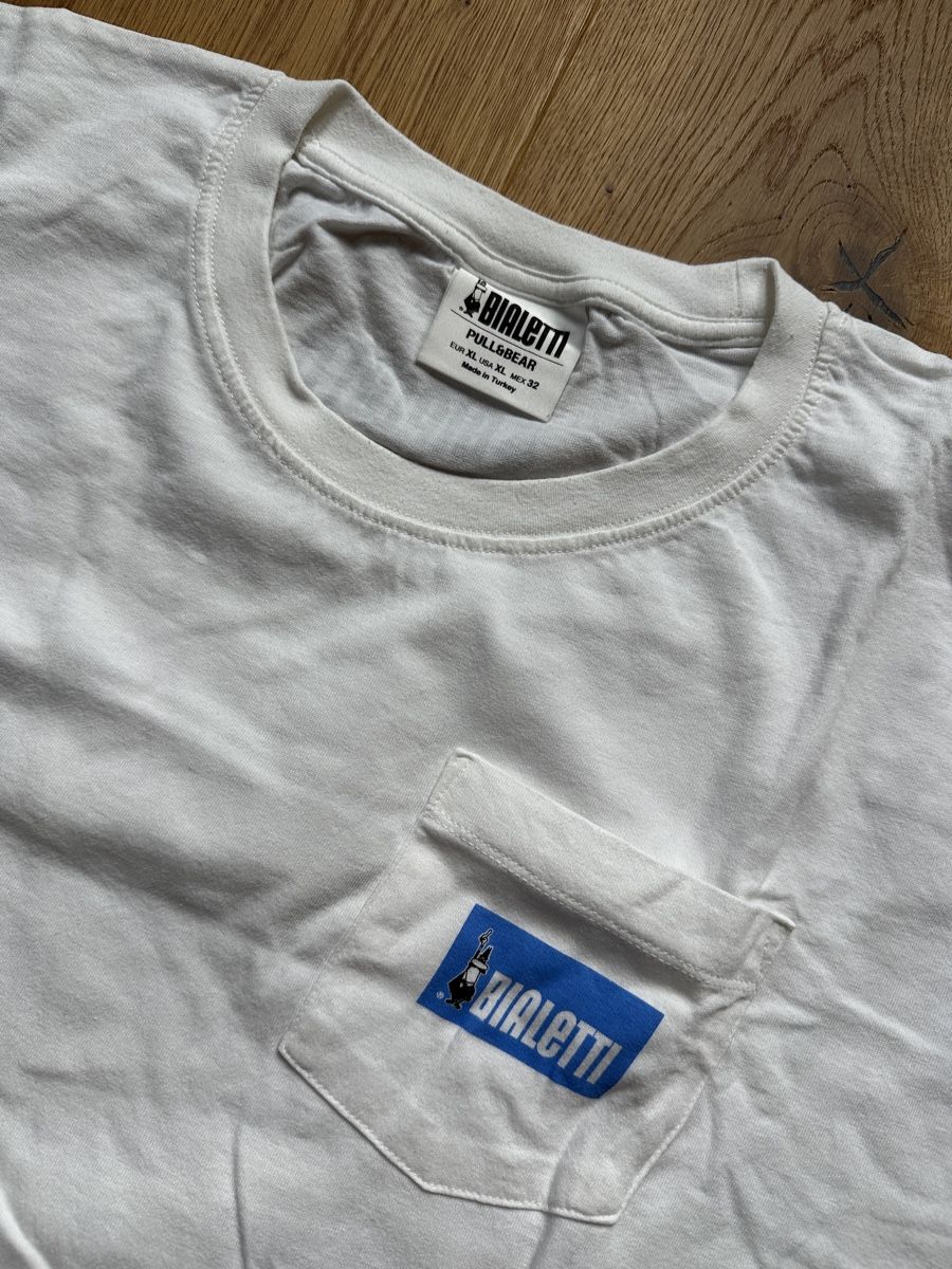 Pull&Bear T-shirts: Pull&Bear Bialetti T-Shirt – D'occasion à Düdingen par kleidungsmarktplatz 1