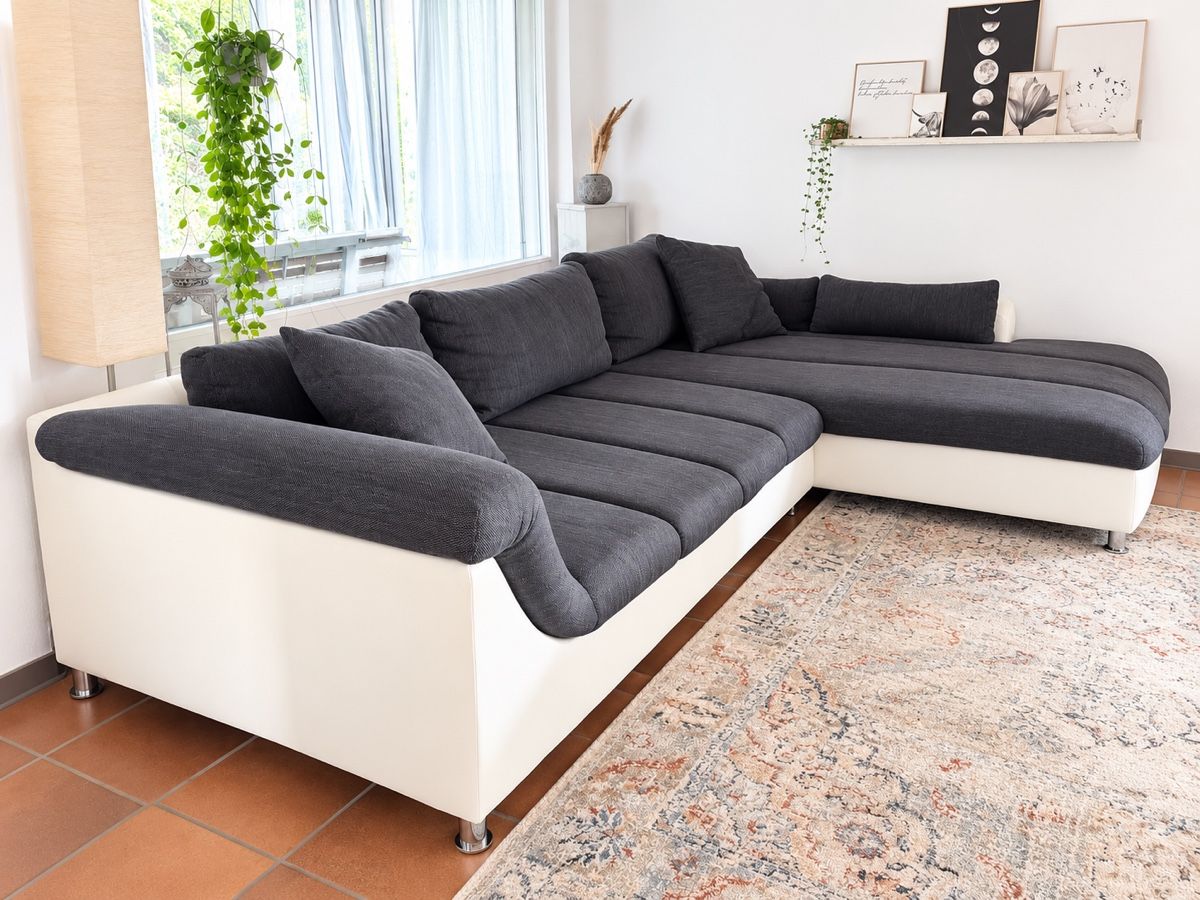 Conforama Sofas: XXL Ecksofa – D'occasion à Lüsslingen par Nirtak626