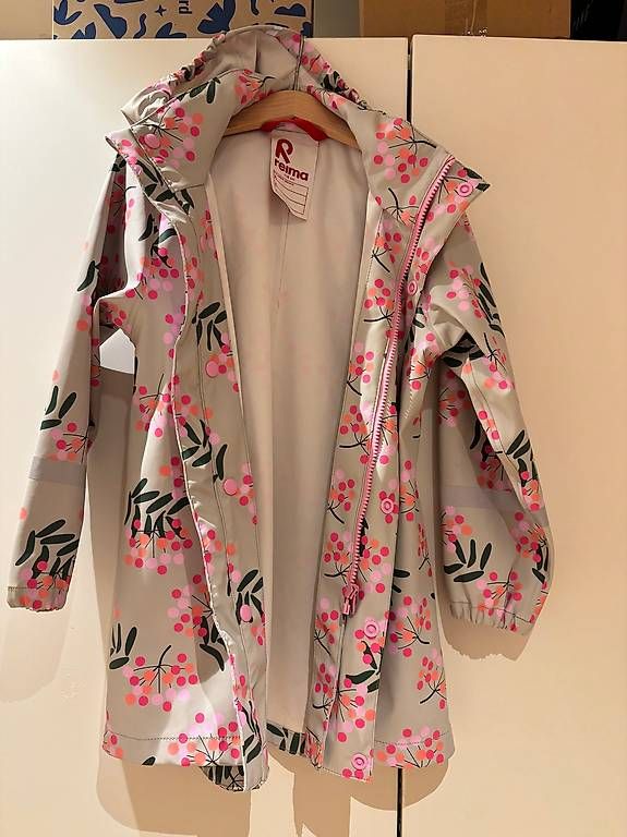 Lotti & Set di vestiti: Mädchen Kleider Winter GR 122/128 – Usato da Zürich venduto da j_maeder 2