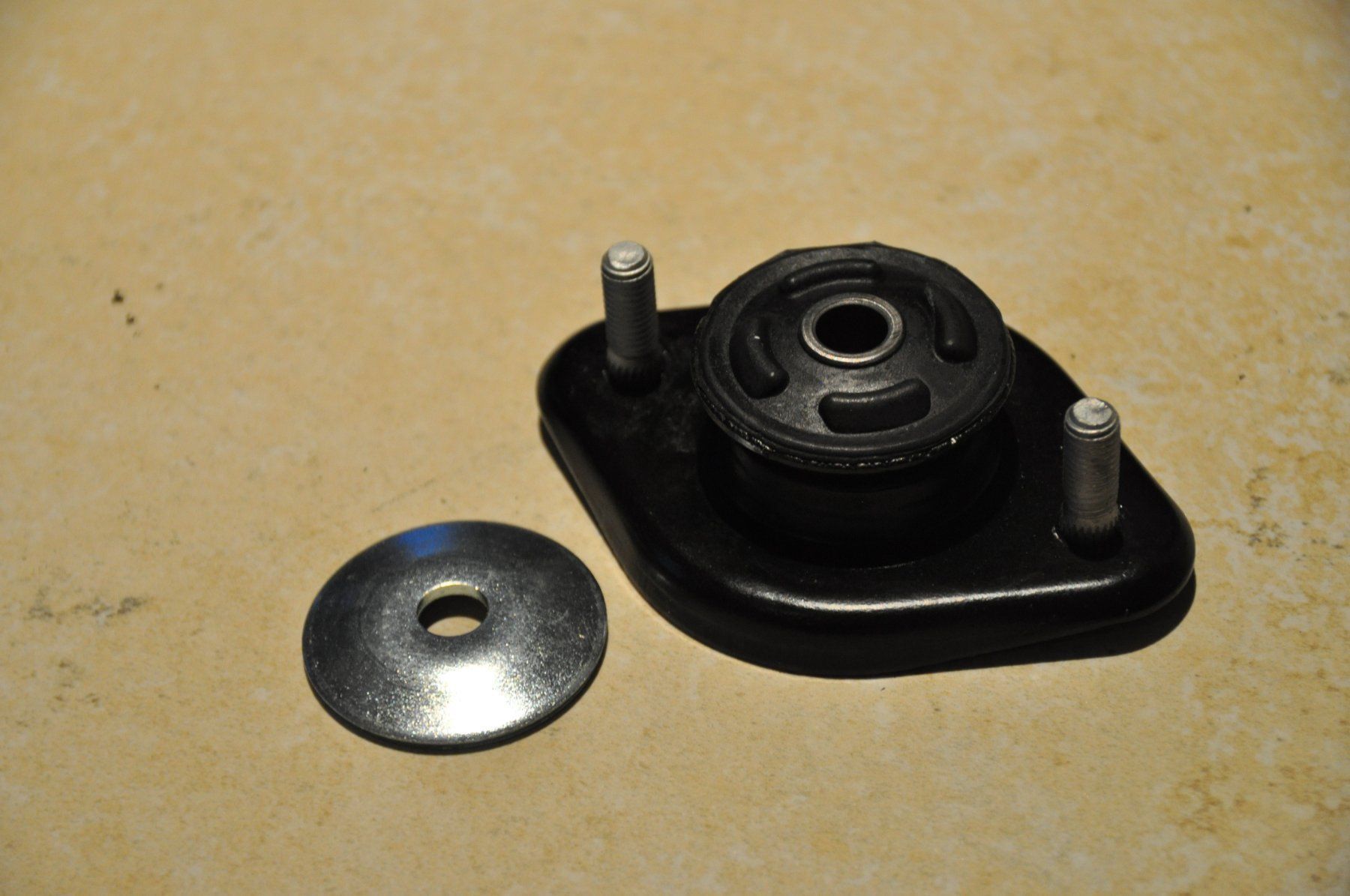 BMW Toutes les pièces auto: 2x Domlager Hinterachse BMW E30 E36 E46 – Neuf avec emballage d'origine à Vuisternens-dt-Romont par Coilover