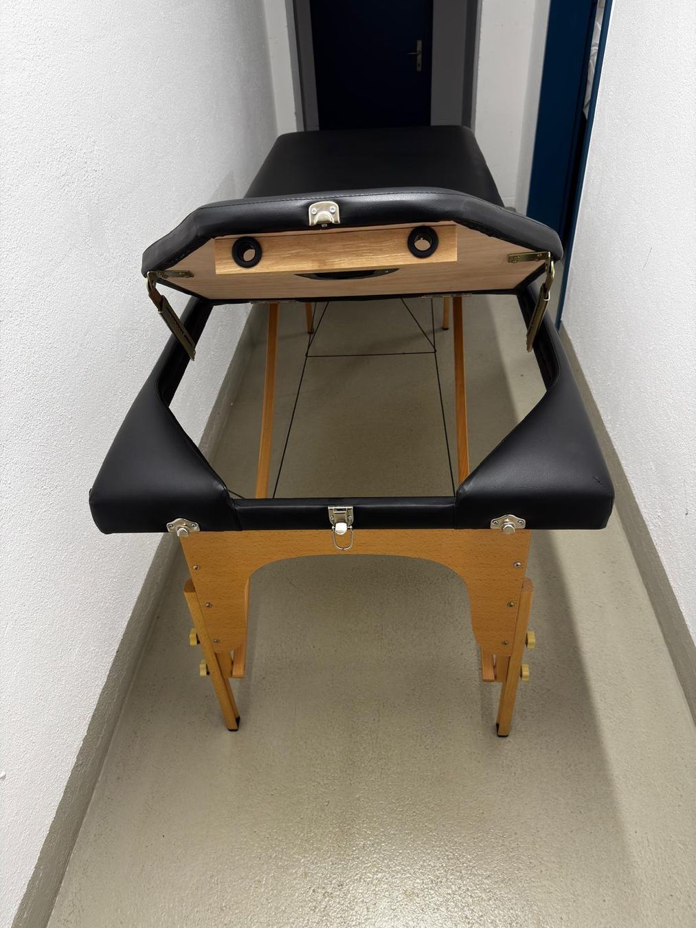 Liegen & Liegestühle: Massageliege klappbar mit Transporthülle – Gebraucht aus Winterthur von pinkorange07 1