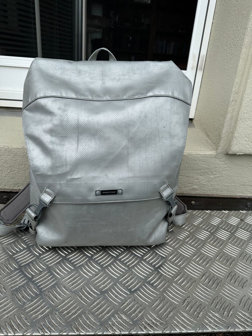 Freitag Zaini: Freitag Rucksack R522 Tschingel silbergrau – Usato da Gümmenen venduto da FelizitasHermann 3