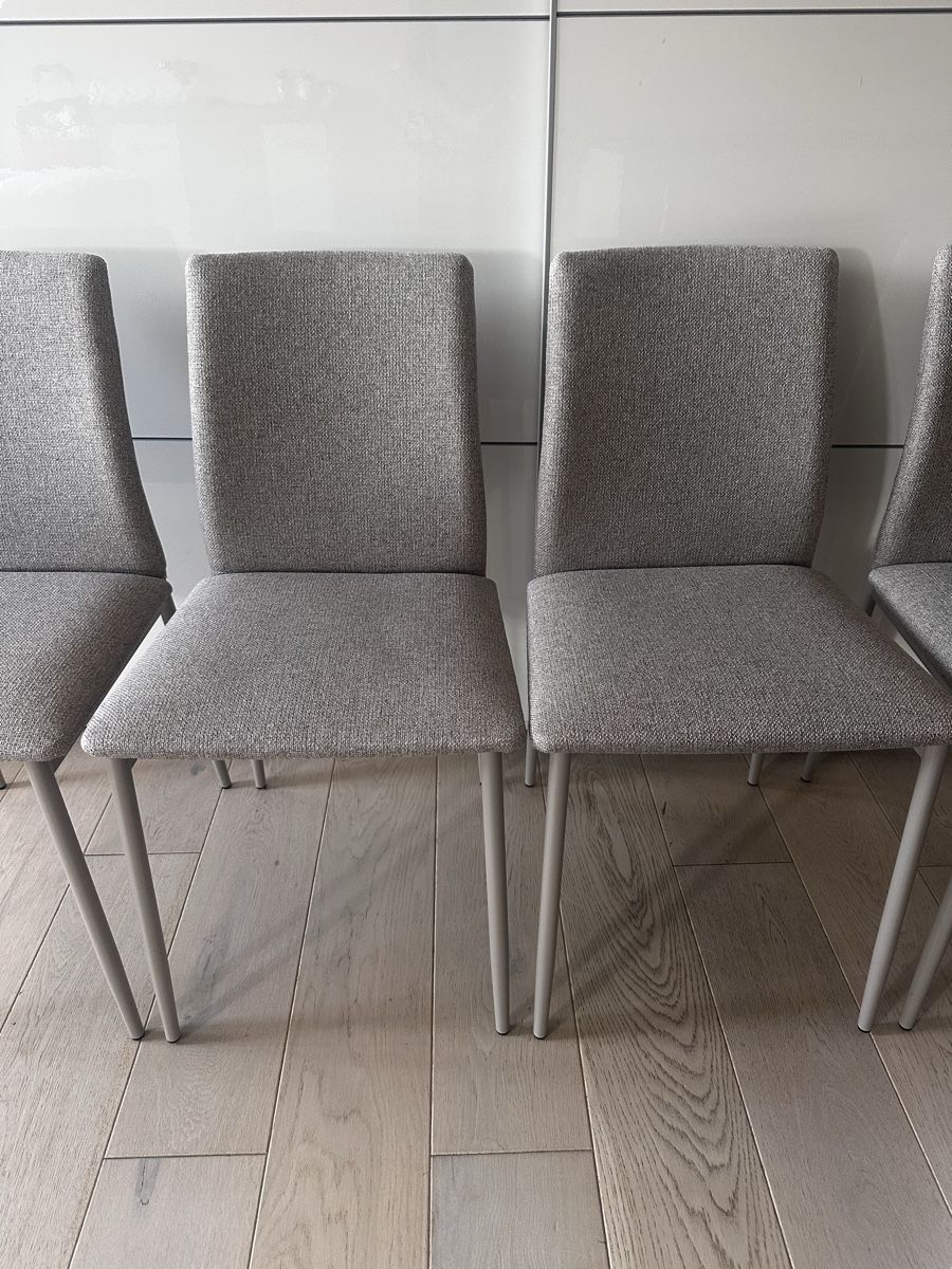 Chaises: 4 Stühle – Neuf (Voir description) à Diessenhofen par len_9tlh