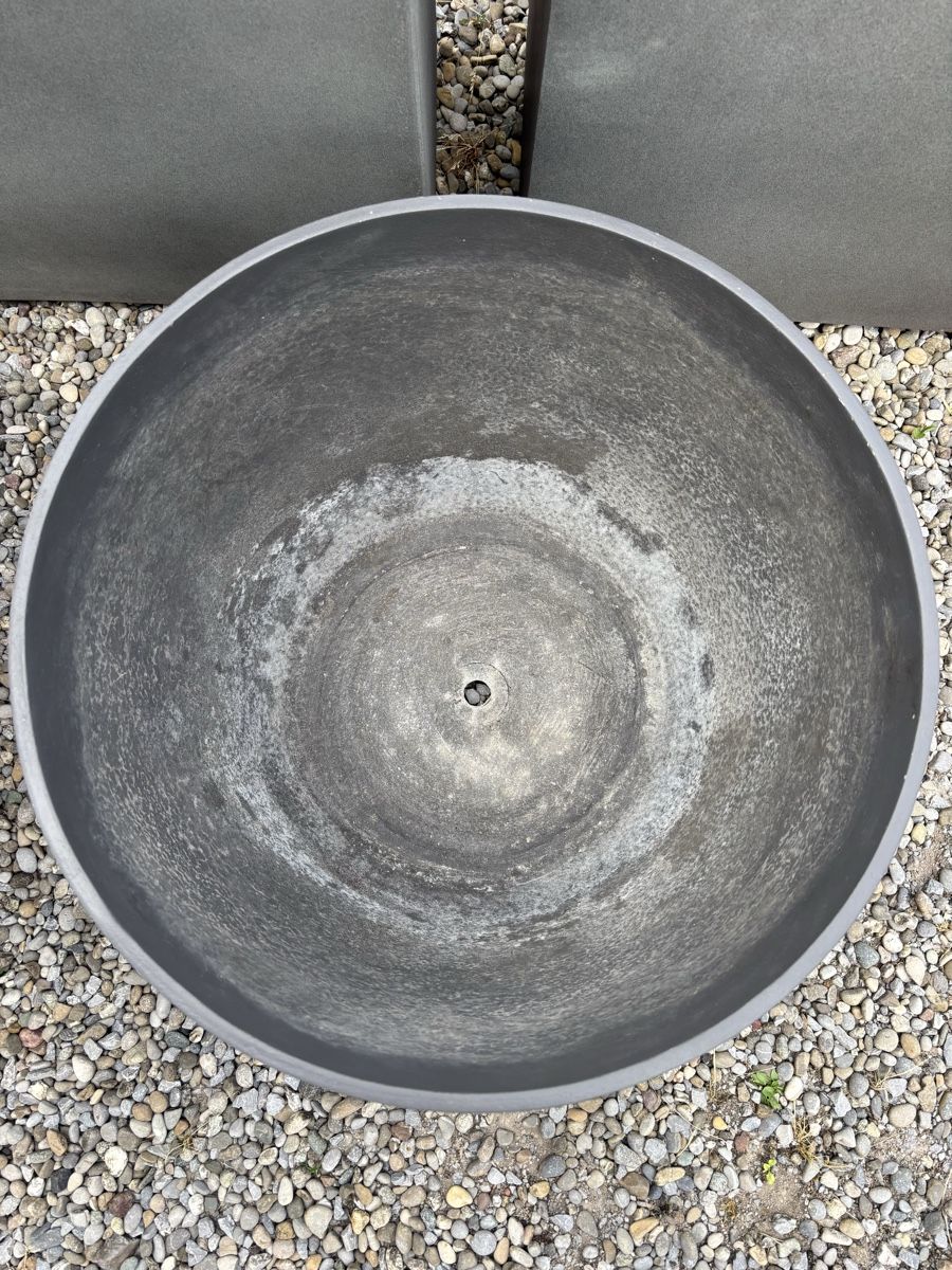 Eternit Pots de fleurs: Planters/Gartentopf Swisspearl Eternit x 2, Anthracite – D'occasion à Erlenbach ZH par verbena_mint 1