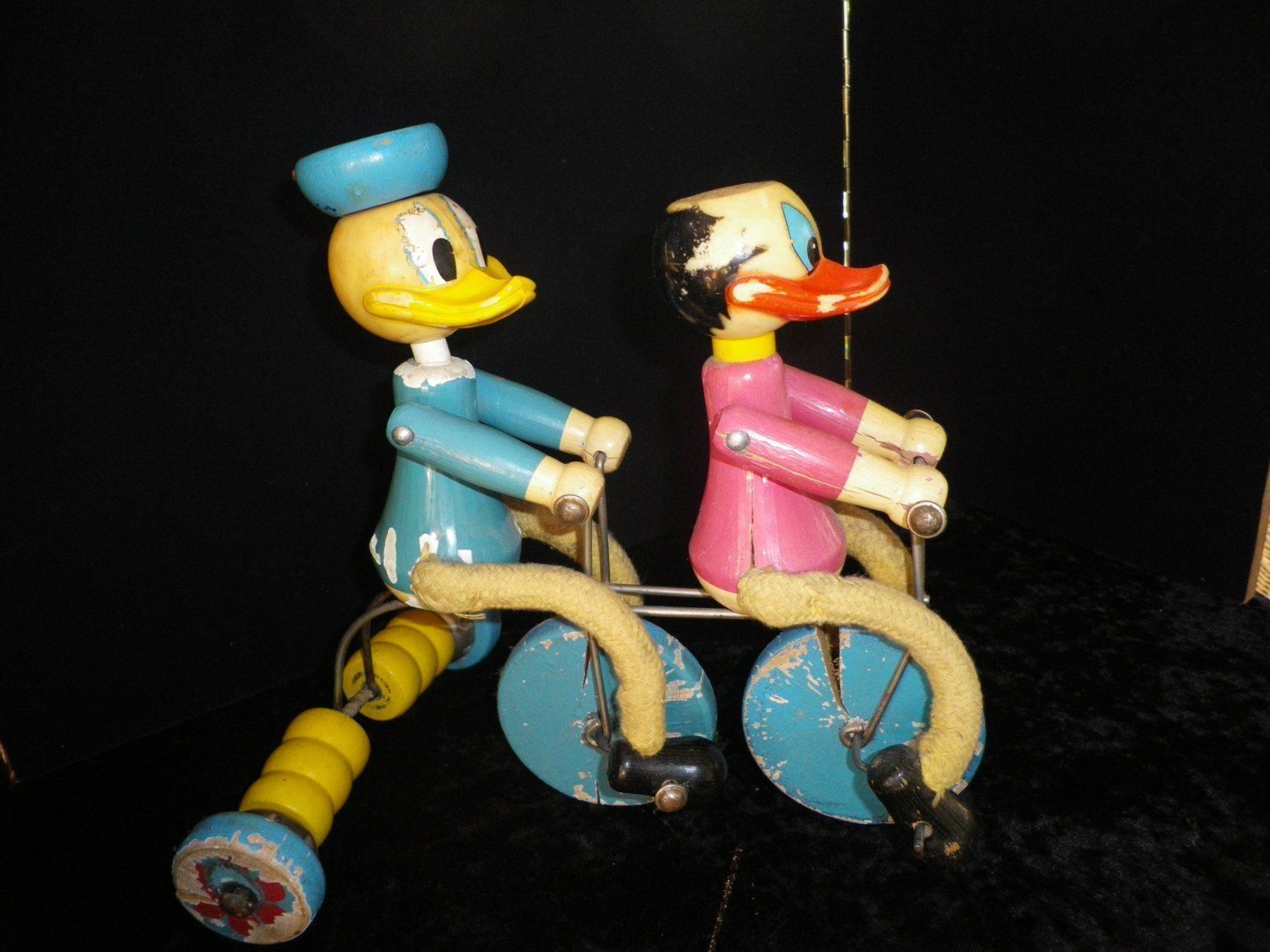 Disney Statuette: Donald Duck und Daisy – Usato da Reinach BL venduto da Annodomini 1