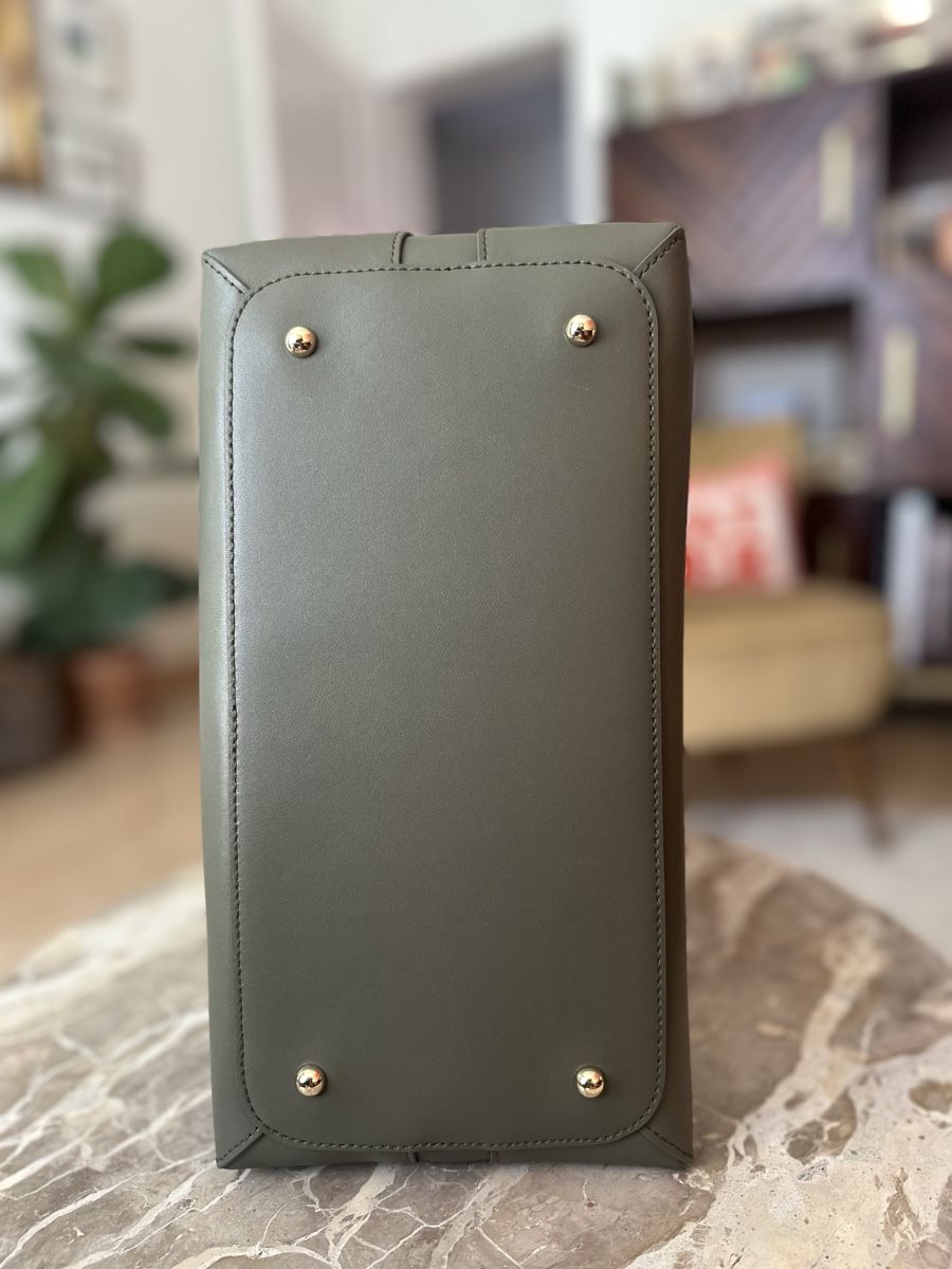 Furla Borse da donna: Furla Goccia M Hobo Sage – Nuovo (secondo la descrizione) da Zürich venduto da TheaVMO 3