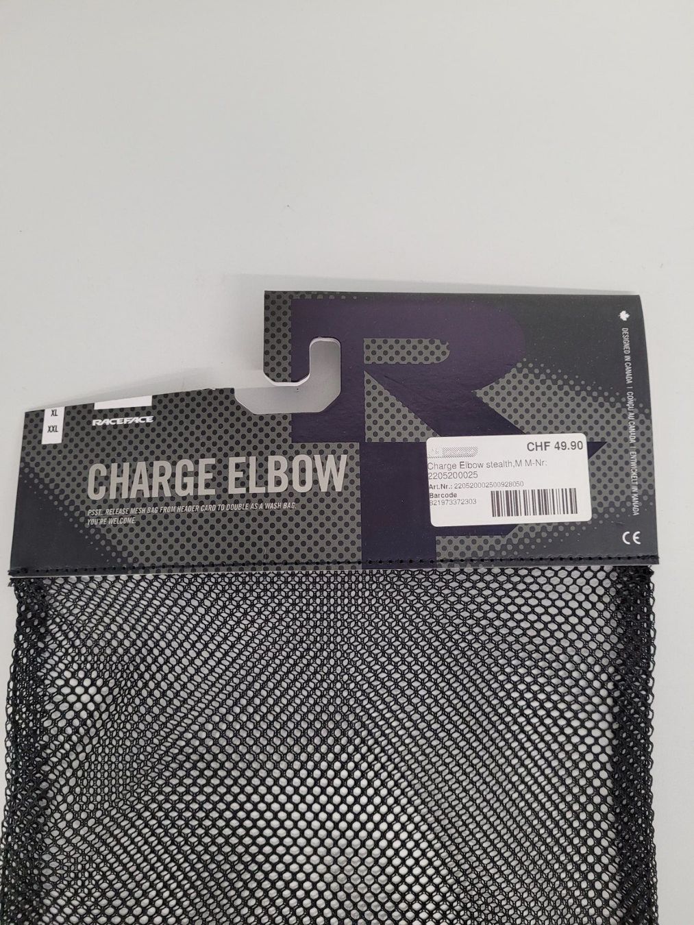 Race Face Schutz & Schoner: Race Face Charge Elbow, stealth, M – Neu und originalverpackt aus Giswil von mai_k7x7 1