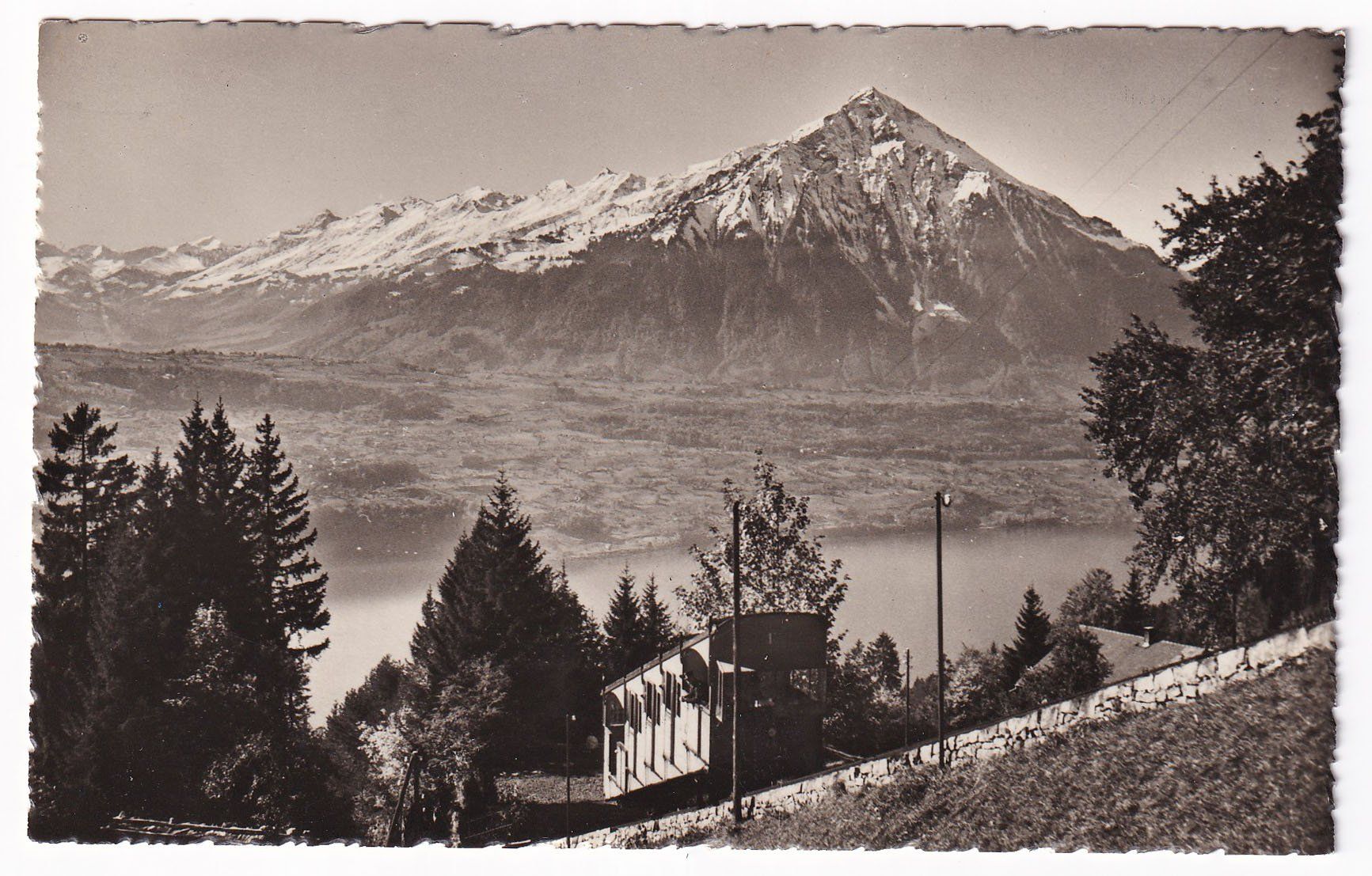 Cartoline postali: Beatenberg mit Niesenkette  N°221 Funiculaire – Usato da Cormoret venduto da Pascalll2001