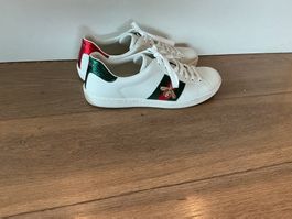 Gucci Ace Sneaker mit Biene Grösse 8 (42)